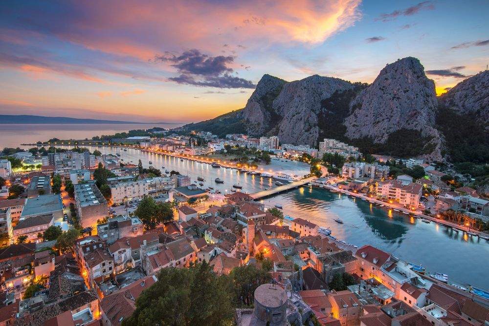 Ultimate Travel Guide to Omiš, Croatia: History, Adventure, and Stunning Beaches