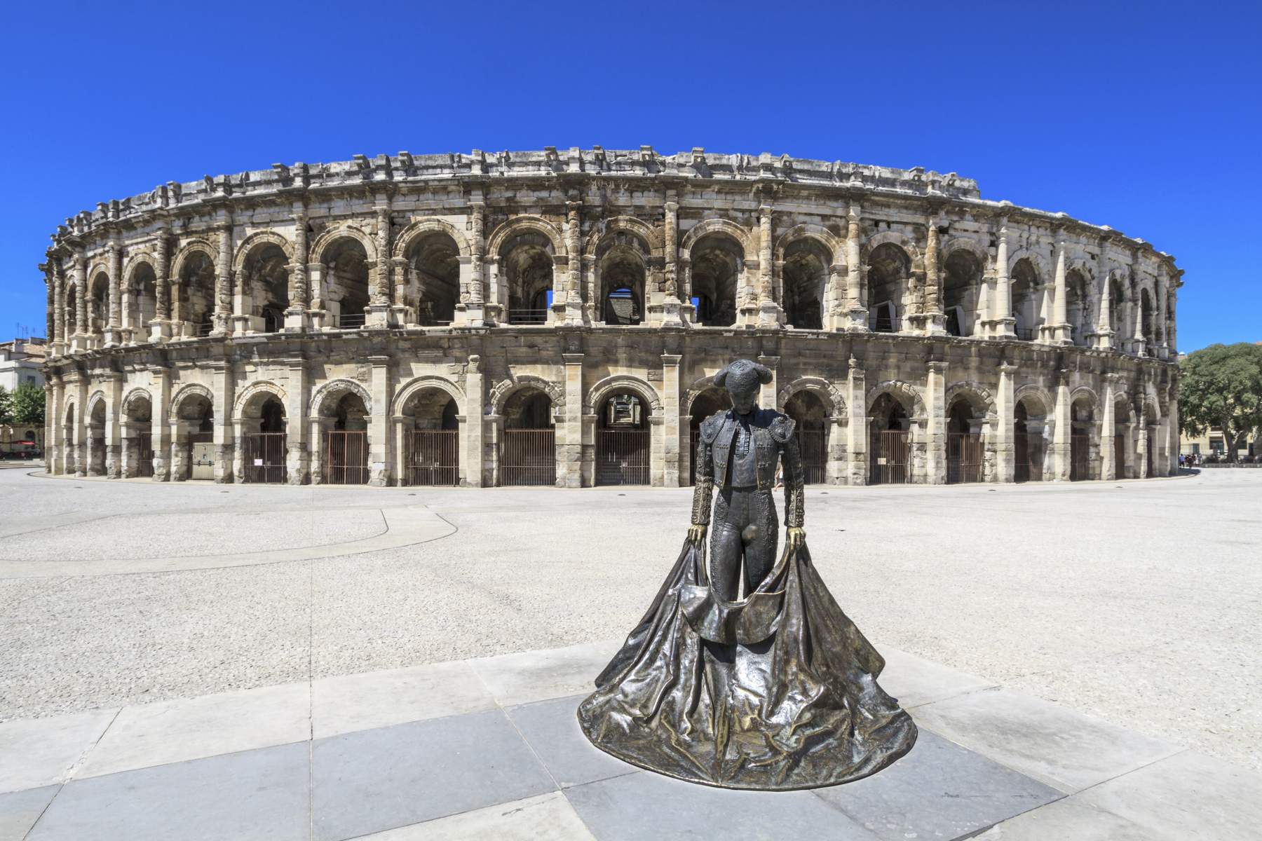 Nîmes, France. City travel guide – Attractions, Restaurants, Activities